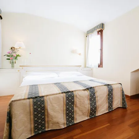 ド ポッツィ ホテル